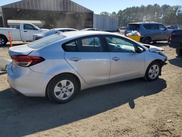 Photo 3 from auction – 2017 KIA FORTE LX with VIN 3KPFK4A79HE081915