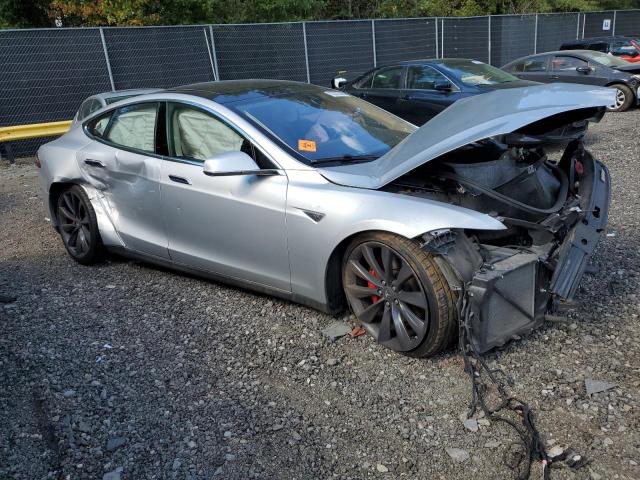 Photo 4 from auction – 2015 TESLA MODEL S 85D with VIN 5YJSA4H28FFP78916