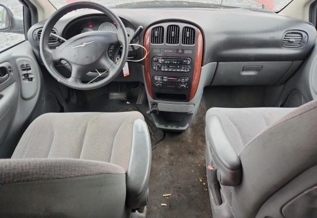 Photo 8 from auction – 2006 CHRYSLER TOWN & COU with VIN 1A4GP45RX6B690792