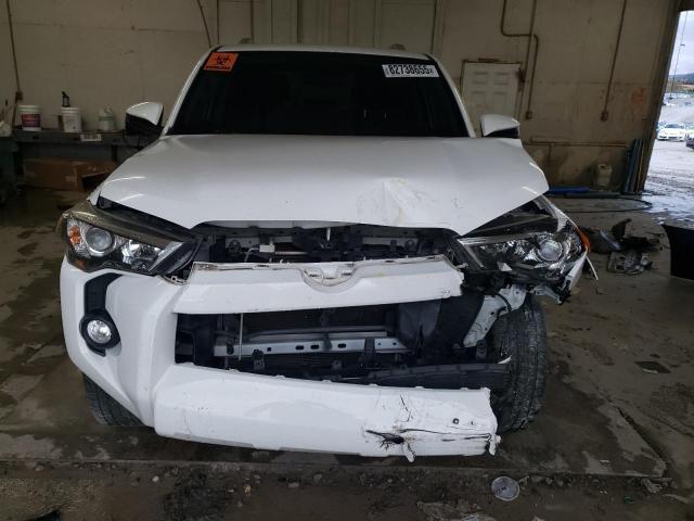 Photo 5 from auction – 2018 TOYOTA 4RUNNER SR with VIN JTEZU5JR0J5178075