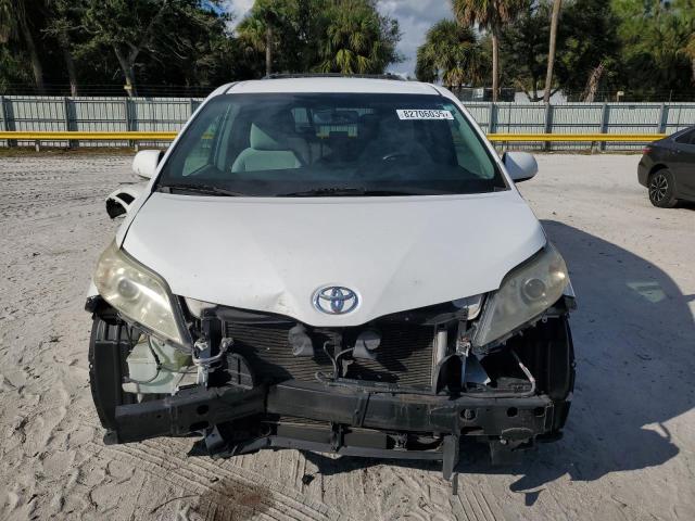 Photo 5 from auction – 2015 TOYOTA SIENNA LE with VIN 5TDKK3DC9FS551168
