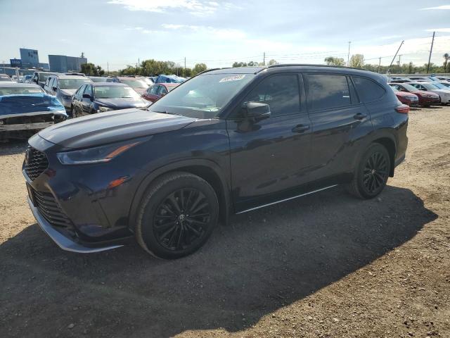 TOYOTA HIGHLANDER 2022 with VIN 5TDJZRBH8NS213865 - Photo from auction