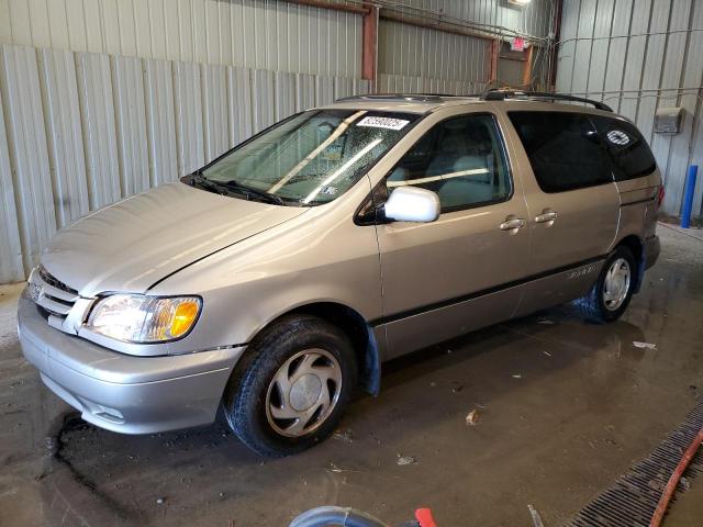 TOYOTA SIENNA LE 2002 with VIN 4T3ZF13C52U433264 - Photo from auction