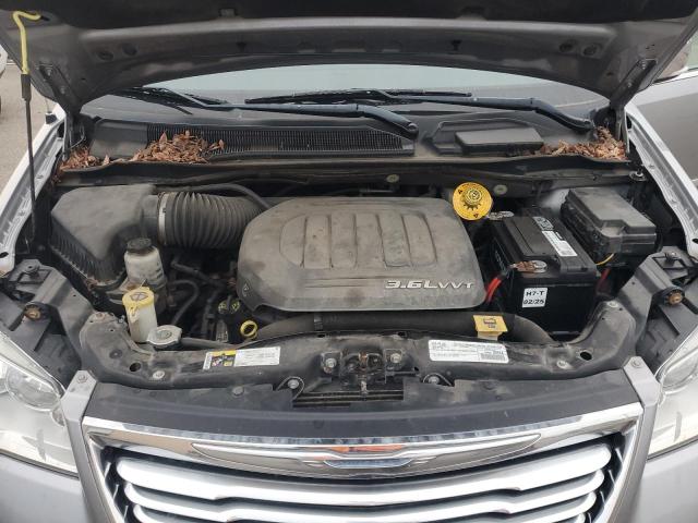 Photo 12 from auction – 2016 CHRYSLER TOWN & COU with VIN 2C4RC1CG3GR261121