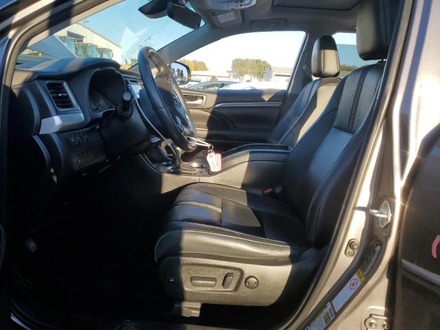 Photo 7 from auction – 2018 TOYOTA HIGHLANDER SE with VIN 5TDJZRFH4JS552157