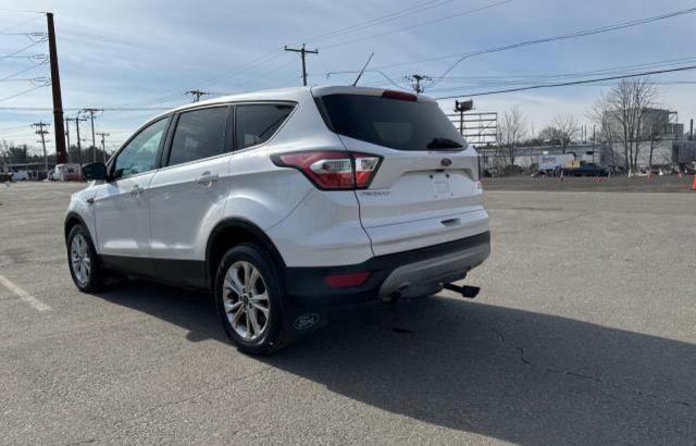 Photo 3 from auction – 2017 FORD ESCAPE SE with VIN 1FMCU9GD5HUB33660