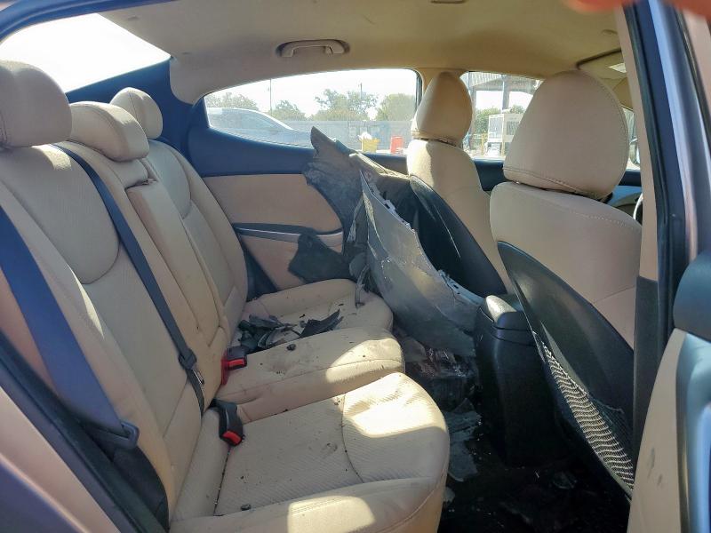 Photo 10 from auction – 2012 HYUNDAI ELANTRA GL with VIN 5NPDH4AE9CH146321