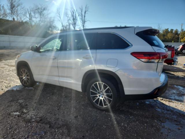 Photo 2 from auction – 2018 TOYOTA HIGHLANDER with VIN 5TDJZRFH7JS849391