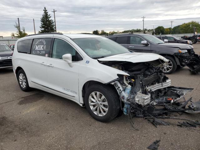 Photo 4 from auction – 2017 CHRYSLER PACIFICA T with VIN 2C4RC1BG2HR598964