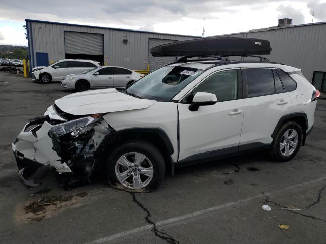 TOYOTA RAV4 XLE 2019 with VIN JTMP1RFV2KD029319 - Photo from auction