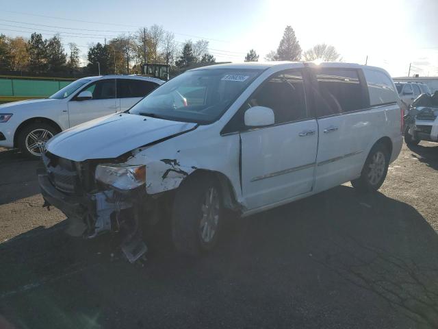Photo 1 from auction – 2016 CHRYSLER TOWN & COU with VIN 2C4RC1BG4GR287311