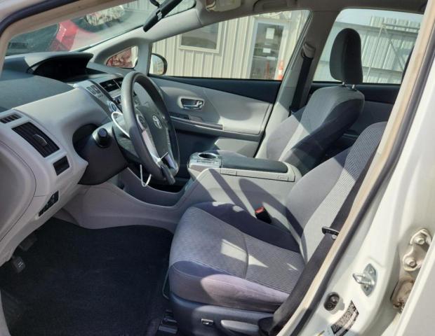Photo 7 from auction – 2015 TOYOTA PRIUS V with VIN JTDZN3EU0FJ030303