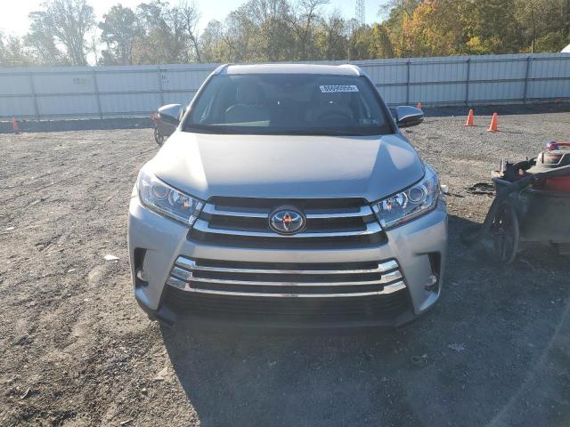 Photo 5 from auction – 2019 TOYOTA HIGHLANDER with VIN 5TDDGRFH4KS076559