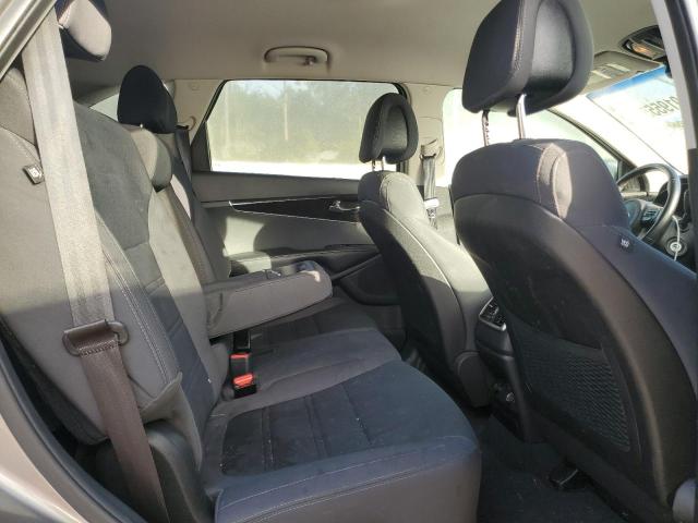Photo 11 from auction – 2016 KIA SORENTO LX with VIN 5XYPG4A34GG087318
