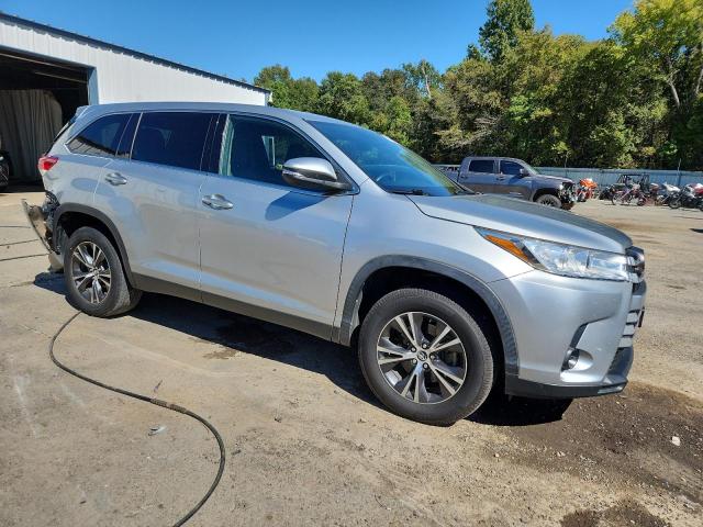 Photo 4 from auction – 2019 TOYOTA HIGHLANDER with VIN 5TDZZRFH4KS359527