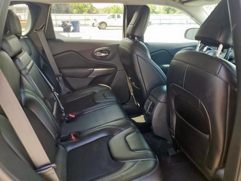 Photo 11 from auction – 2019 JEEP CHEROKEE L with VIN 1C4PJLLB2KD264925