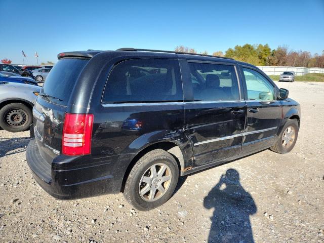 Photo 3 from auction – 2010 CHRYSLER TOWN & COU with VIN 2A4RR5D15AR308926