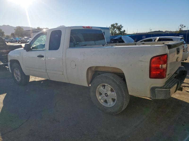 Photo 2 from auction – 2011 CHEVROLET SILVERADO with VIN 1GCRKSE32BZ154272