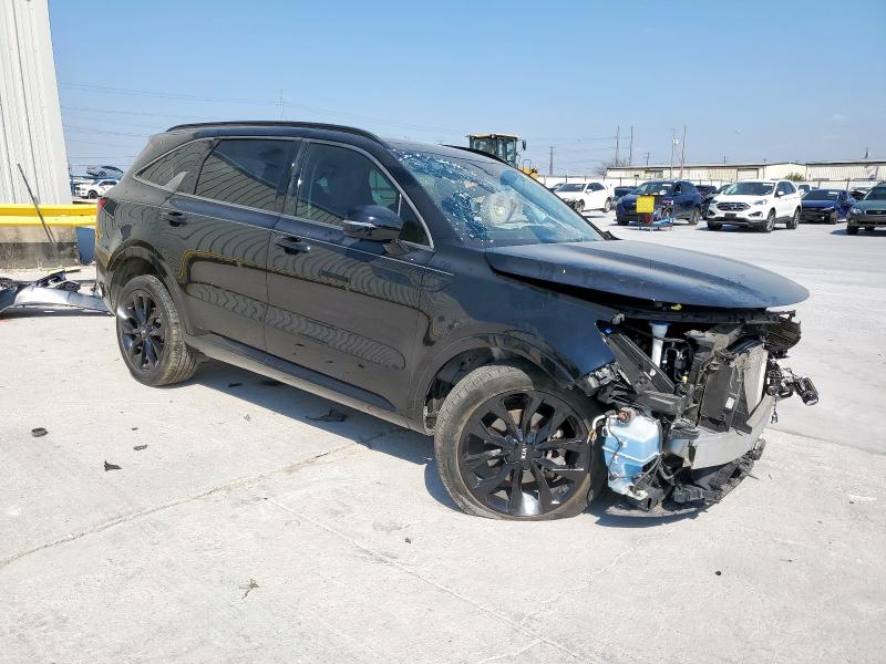 Photo 4 from auction – 2021 KIA SORENTO with VIN 5XYRK4LF9MG030686