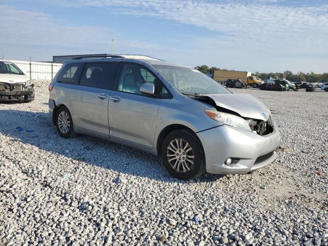 Photo 4 from auction – 2016 TOYOTA SIENNA XLE with VIN 5TDYK3DC0GS711272