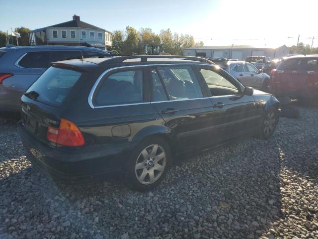 Photo 3 from auction – 2003 BMW 325 IT with VIN WBAAX13443PJ00017