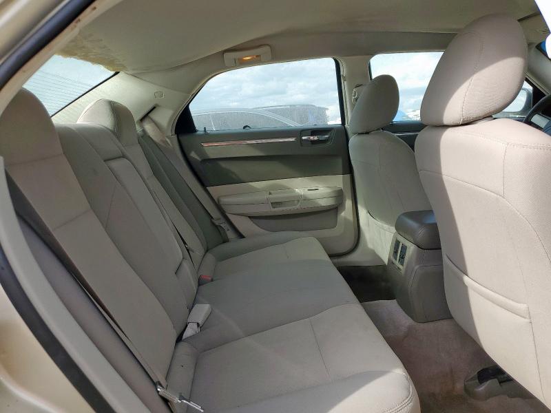 Photo 10 from auction – 2010 CHRYSLER 300 TOURIN with VIN 2C3CA4CD6AH209695