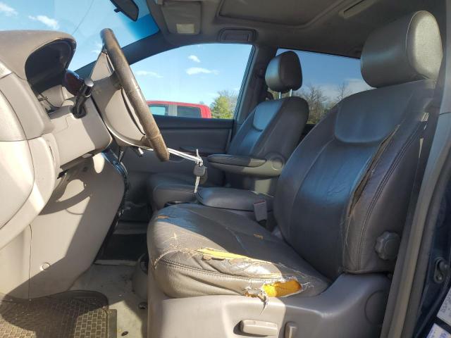 Photo 7 from auction – 2004 TOYOTA SIENNA XLE with VIN 5TDZA22C04S128250