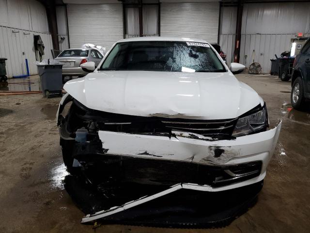 Photo 5 from auction – 2016 VOLKSWAGEN PASSAT S with VIN 1VWAS7A32GC034186