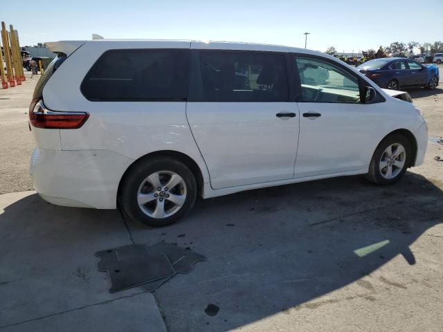Photo 3 from auction – 2019 TOYOTA SIENNA with VIN 5TDZZ3DC0KS995818