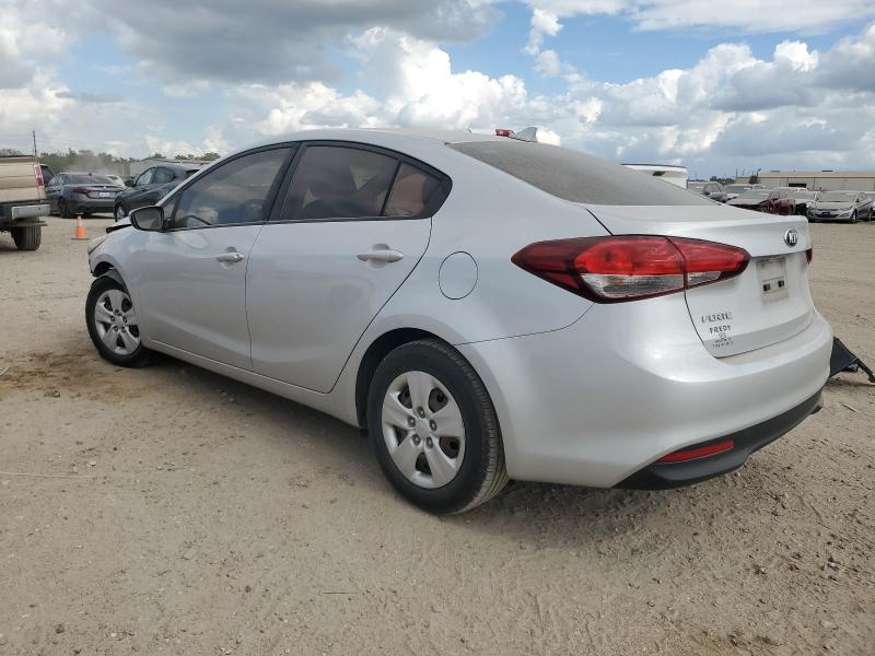 Photo 2 from auction – 2017 KIA FORTE LX with VIN 3KPFK4A76HE094976