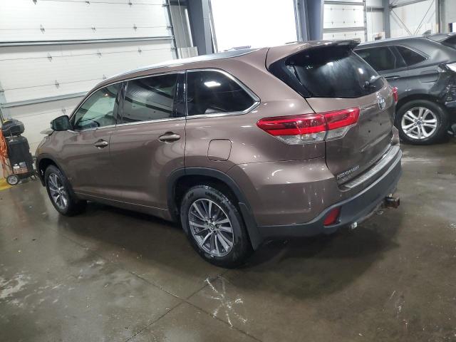 Фото 2 с аукциона – 2017 TOYOTA HIGHLANDER с VIN 5TDJZRFH7HS378255
