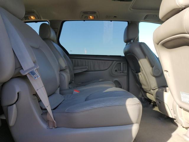 Photo 11 from auction – 2004 TOYOTA SIENNA XLE with VIN 5TDBA22C24S021329