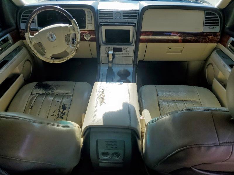 Photo 8 from auction – 2003 LINCOLN NAVIGATOR with VIN 5LMFU28R33LJ13420