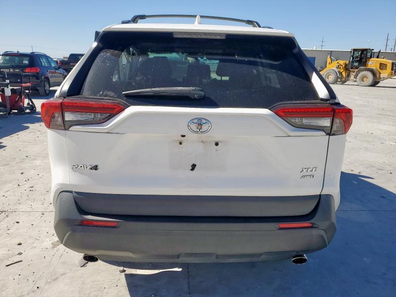 Photo 6 from auction – 2019 TOYOTA RAV4 XLE with VIN JTMP1RFV5KD031517