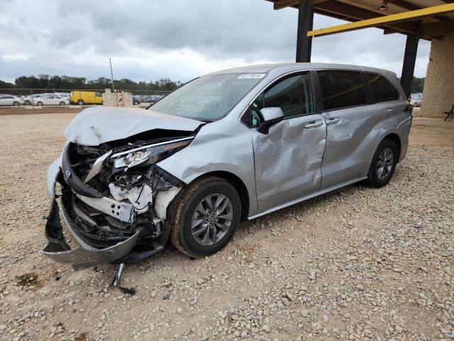 TOYOTA SIENNA LE 2021 with VIN 5TDKSKFC3MS032637 - Photo from auction