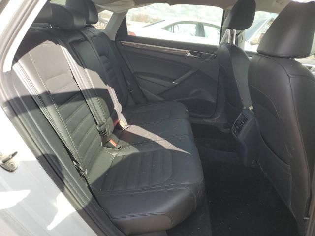 Photo 10 from auction – 2017 VOLKSWAGEN PASSAT SEL with VIN 1VWCT7A36HC084628