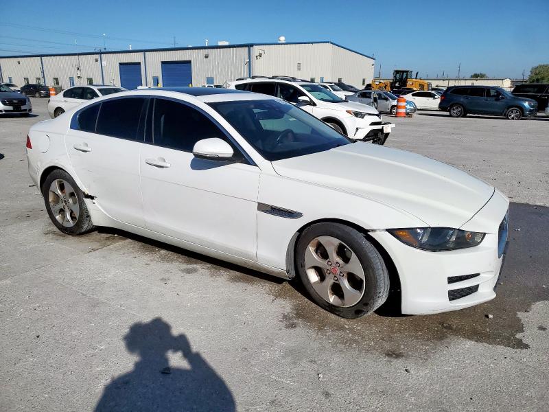 Photo 4 from auction – 2017 JAGUAR XE with VIN SAJAR4BNXHA976286