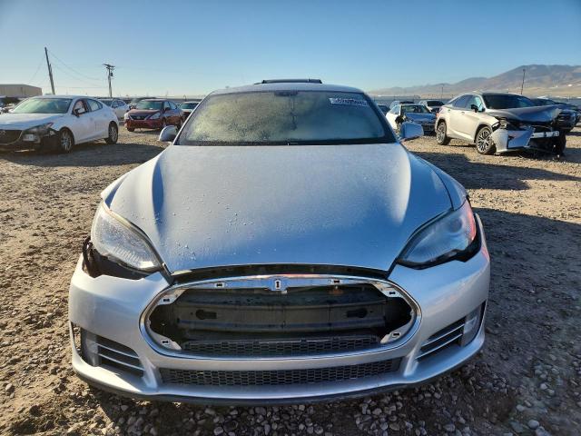 Photo 5 from auction – 2013 TESLA MODEL S with VIN 5YJSA1AG2DFP09401