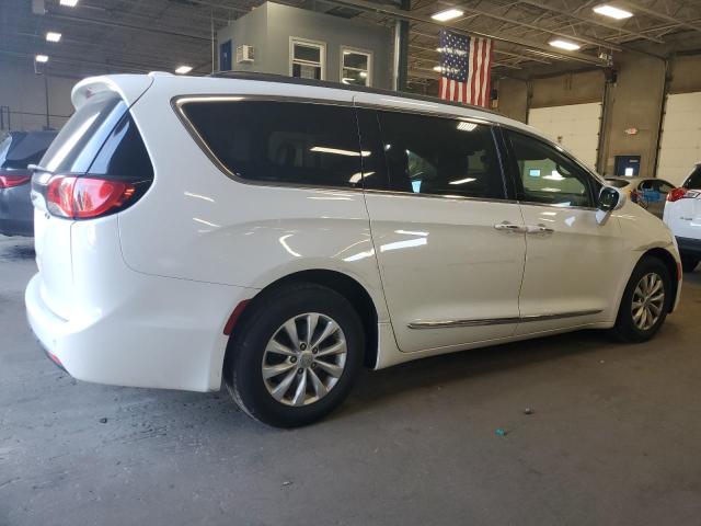Photo 3 from auction – 2017 CHRYSLER PACIFICA T with VIN 2C4RC1BG2HR621594