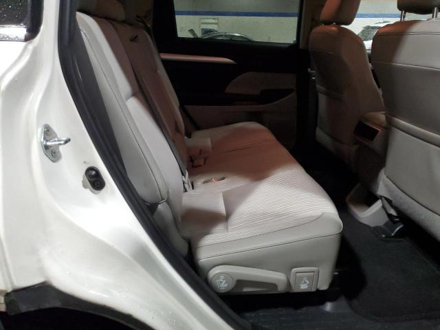 Photo 11 from auction – 2015 TOYOTA HIGHLANDER with VIN 5TDBKRFH8FS211862