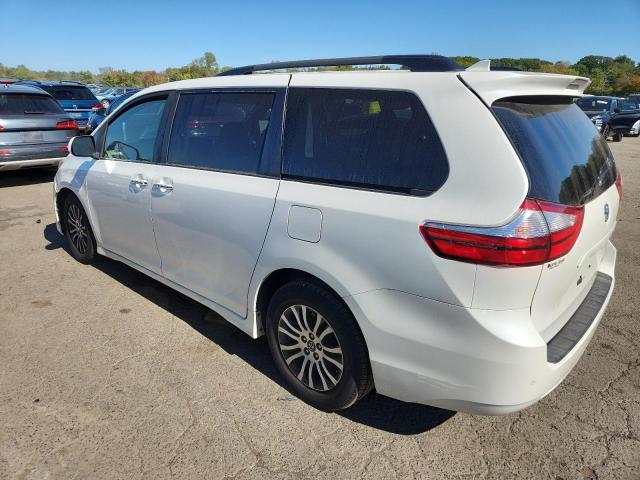 Photo 2 from auction – 2018 TOYOTA SIENNA XLE with VIN 5TDYZ3DC4JS954246