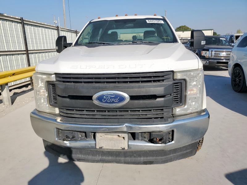 Photo 5 from auction – 2019 FORD F350 SUPER with VIN 1FD8W3HT8KEF23477