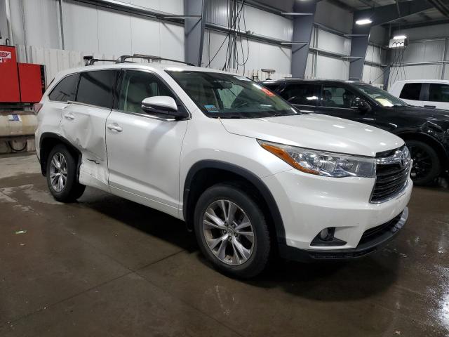Photo 4 from auction – 2015 TOYOTA HIGHLANDER with VIN 5TDBKRFH7FS162170