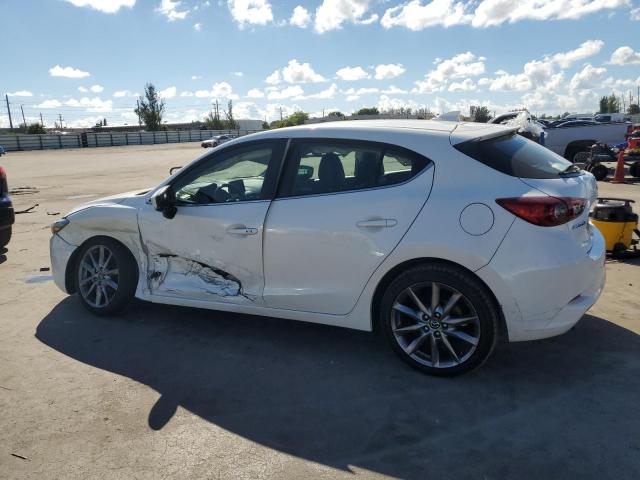 Photo 2 from auction – 2018 MAZDA 3 TOURING with VIN 3MZBN1L30JM263428