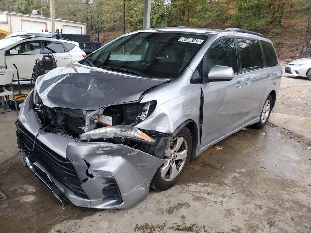 TOYOTA SIENNA LE 2018 with VIN 5TDKZ3DC1JS941783 - Photo from auction