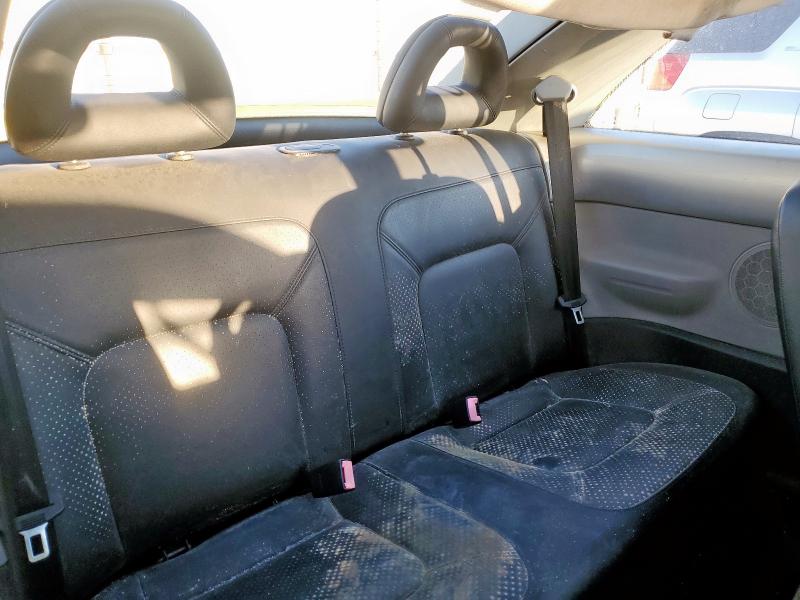 Снимка 10 от търг – 2001 VOLKSWAGEN NEW BEETLE с VIN 3VWCB21C51M449505