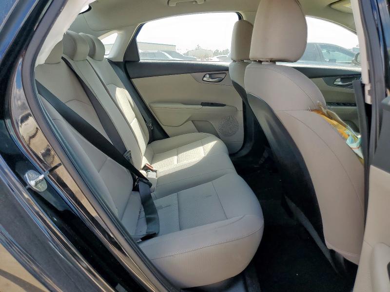 Photo 10 from auction – 2019 KIA FORTE FE with VIN 3KPF24AD3KE137697