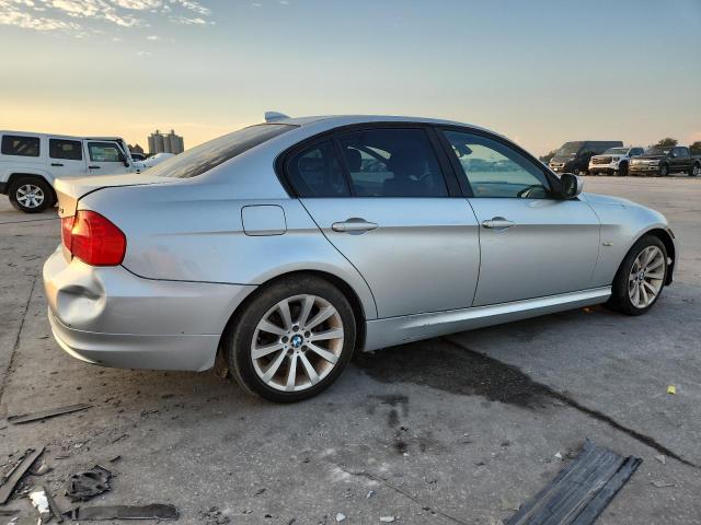 Photo 3 from auction – 2011 BMW 328 I with VIN WBAPH7G56BNN05478