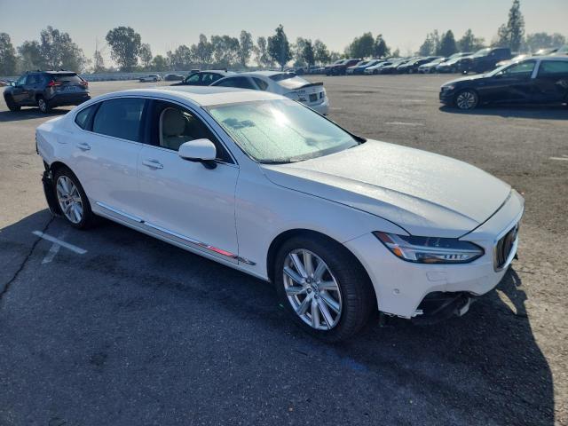 Photo 4 from auction – 2018 VOLVO S90 T8 INS with VIN LVYBC0AL4JP034307