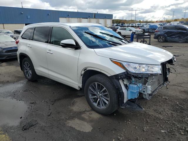 Photo 4 from auction – 2018 TOYOTA HIGHLANDER with VIN 5TDJZRFH7JS548023